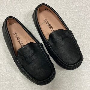 Earsoon faux leather boys black loafer size 13